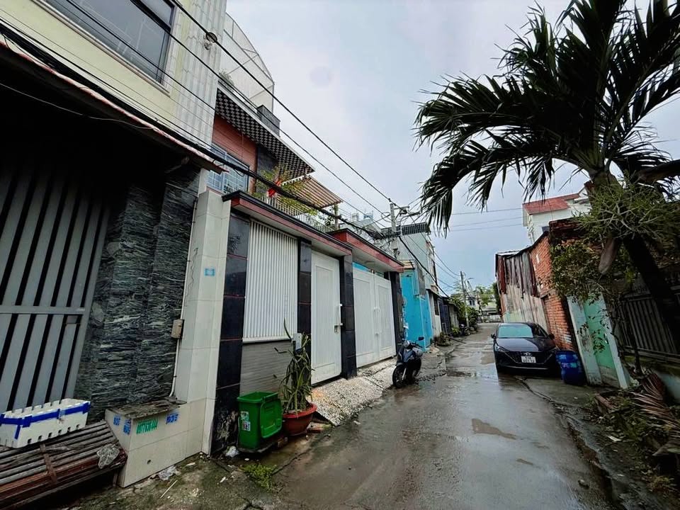 Biệt thự Thủ Đức 140m² giá 9.8 tỷ - Thiết kế sang trọng, 2 mặt tiền