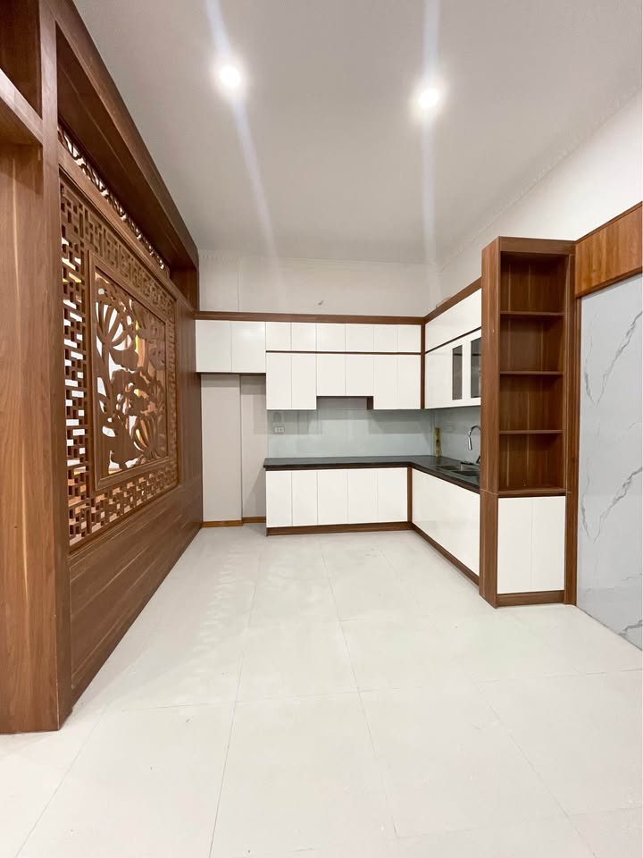 Nhà 5 tầng mới xây tại Nghĩa Dũng, Ba Đình 18m² giá 5 tỷ - Tiện ích xung quanh bạt ngàn!