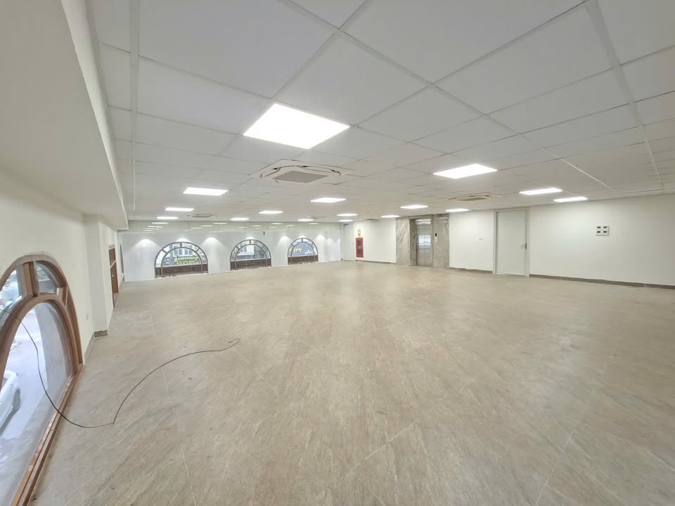 Cho thuê văn phòng đường Láng Hạ Đống Đa 250m² giá 40 triệu - Không gian đẹp, thoáng mát