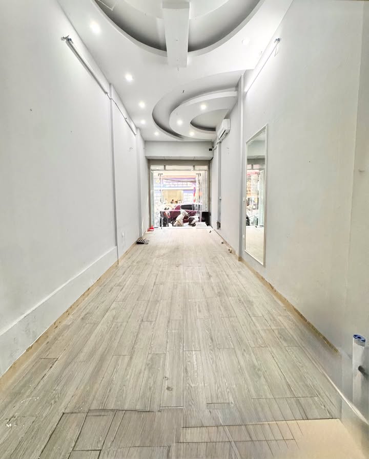 Mặt bằng kinh doanh cho thuê tại Nguyễn Ngọc Nại 35m² giá 9 triệu - Vị trí đắc địa, kinh doanh thuận lợi!