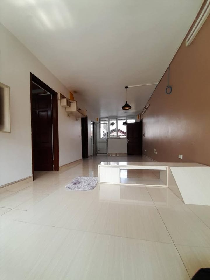 Căn hộ Tập thể Ngọc Lâm 65m² giá 7.2 triệu - Full nội thất, view vườn hoa!