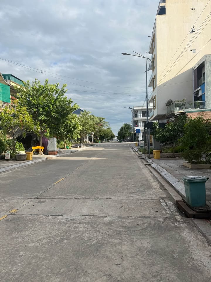 Đất nền góc 90m² phường Hải Yên, Móng Cái - Giá 2.3 tỷ, tiện ích đầy đủ!