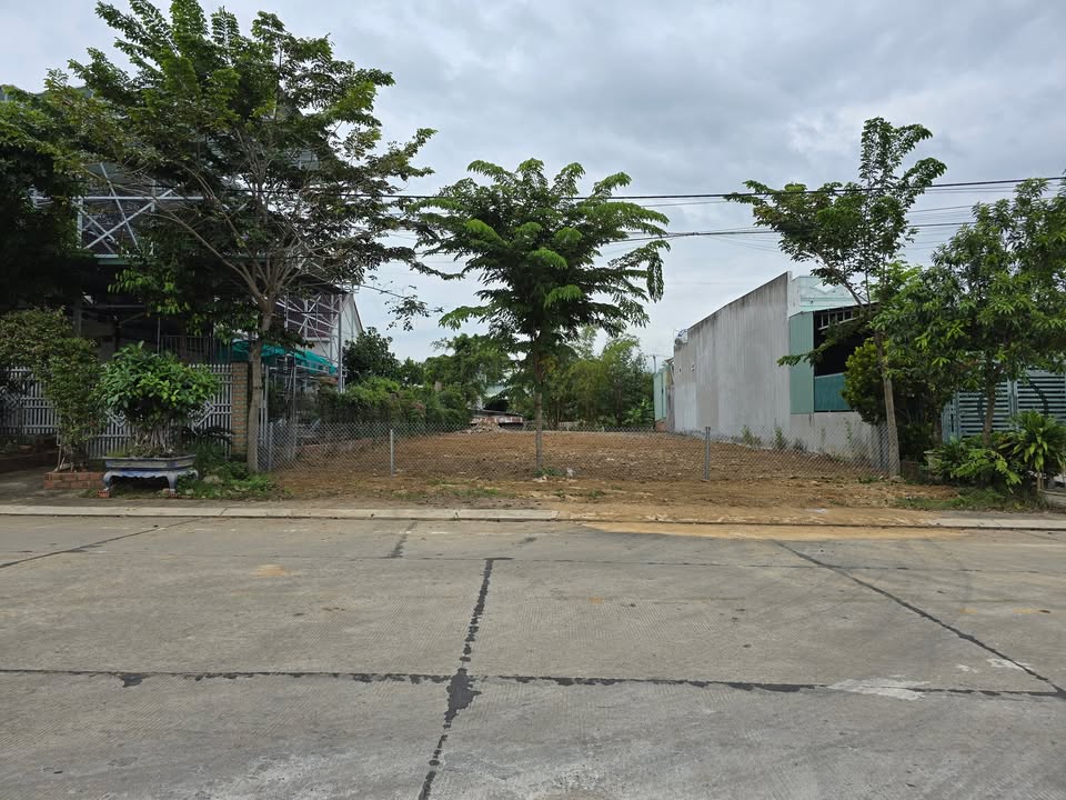 Cho thuê mặt bằng mặt tiền đường Hồ Xuân Hương, Ayun Pa 495m² - Giá thương lượng hấp dẫn!