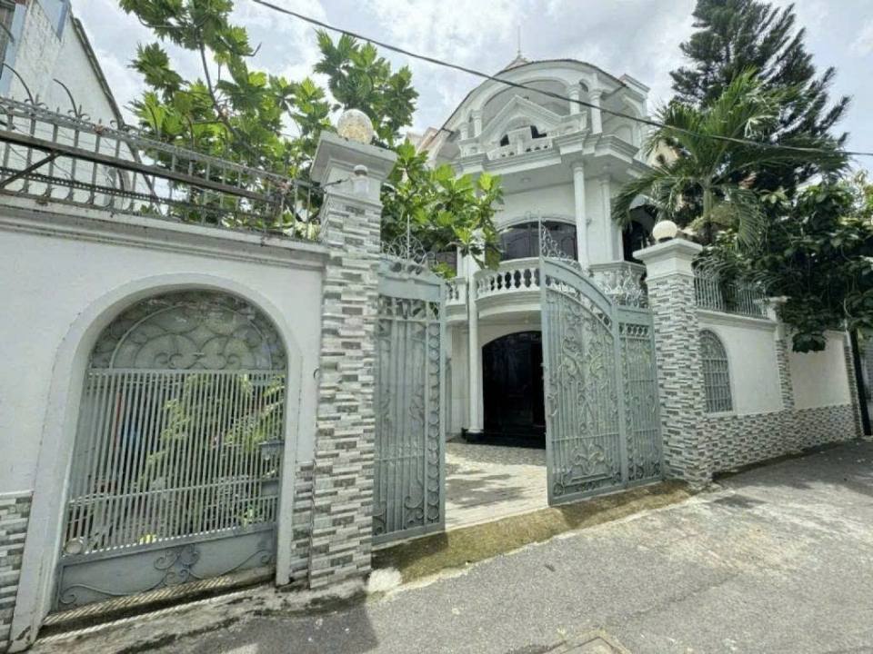 Biệt thự Lâm Văn Bền 223m² giá 29 tỷ - Không gian sống xanh giữa trung tâm Q7!