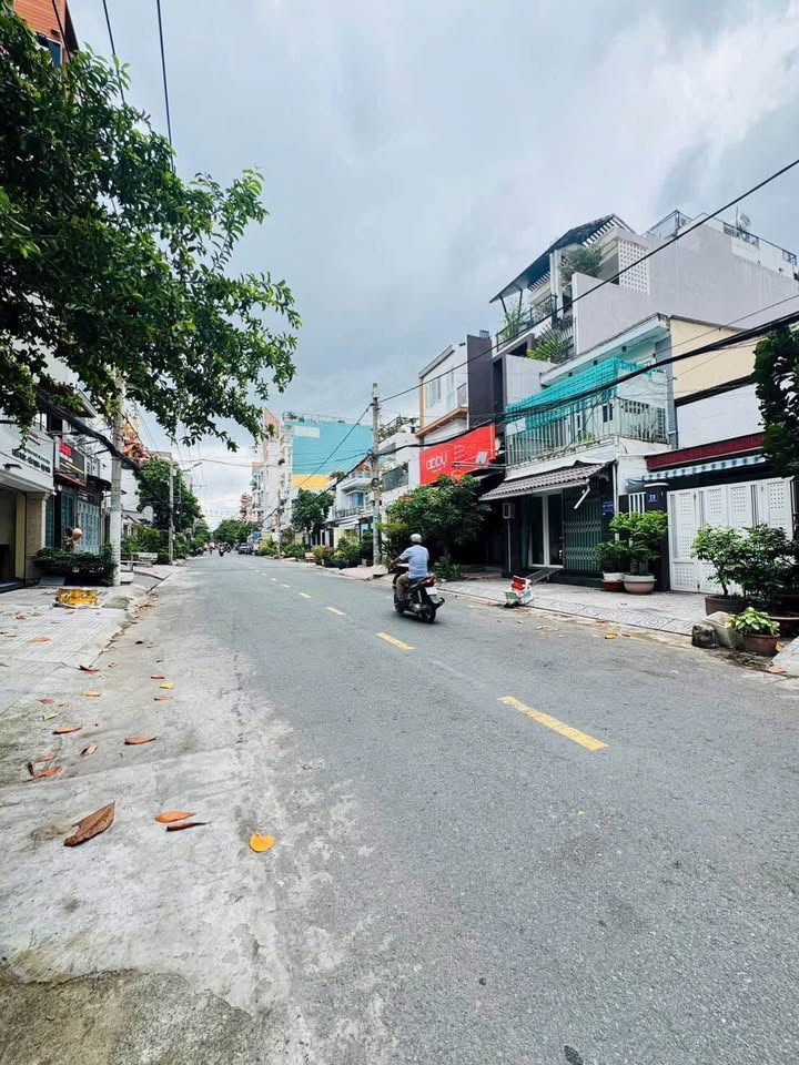 Bán nhà mặt tiền Phan Huy Thực, quận 7, 77m² giá 12.8 tỷ - Phù hợp kinh doanh và ở ngay!