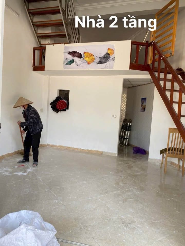 Nhà cho thuê 2 tầng mặt đường Lương Khánh Thiện, diện tích 40m² - Vị trí đắc địa cho kinh doanh!