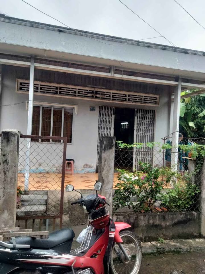 Nhà bán tại Mỹ Thạnh, Giồng Trôm, Bến Tre 126m² giá 700 triệu - Khu dân cư đông đúc!