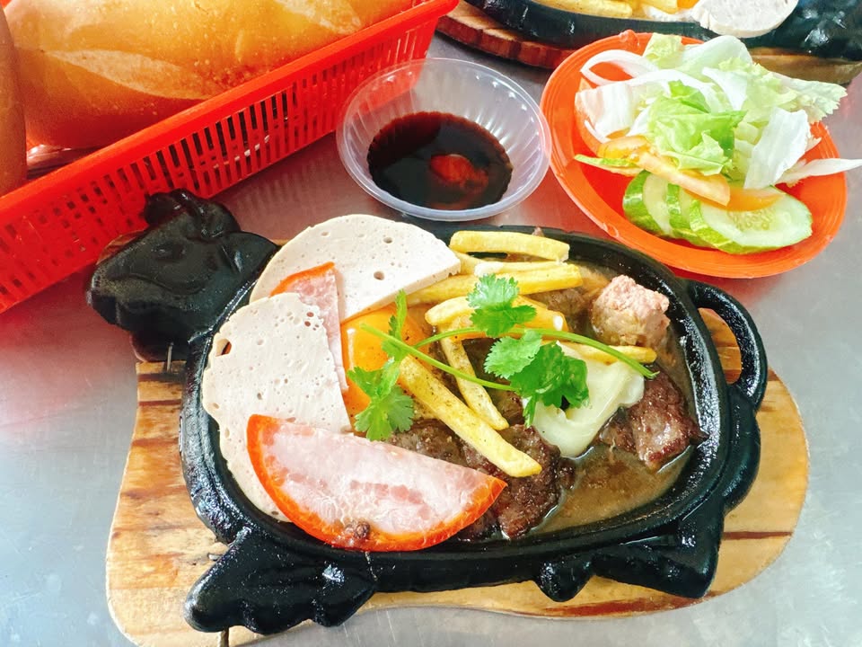 Nhà phố Cách Mạng Tháng 8, Quận 3, 12m² giá 1.8 tỷ - Hàng hiếm đầu tư!