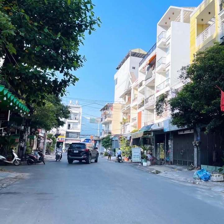 Nhà phố kinh doanh đường Nguyễn Tư Giản, Gò Vấp 64m² giá 11 tỷ - Vị trí đắc địa gần sân bay!