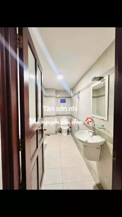 Nhà phố Nguyễn Cửu Đàm, Tân Phú 95m² giá 16.8 tỷ - Thiết kế hiện đại, sẵn sàng ở ngay!