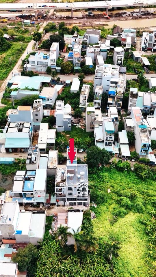 Nhà 3 tầng đường 6 Long Bình 60m² giá 6.2 tỷ - Full nội thất sang trọng!