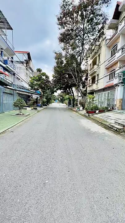 Nhà phố KDC Đồng Bộ Bình Hưng 108m² giá 11.2 tỷ - Thiết kế hiện đại, sẵn sàng ở ngay!