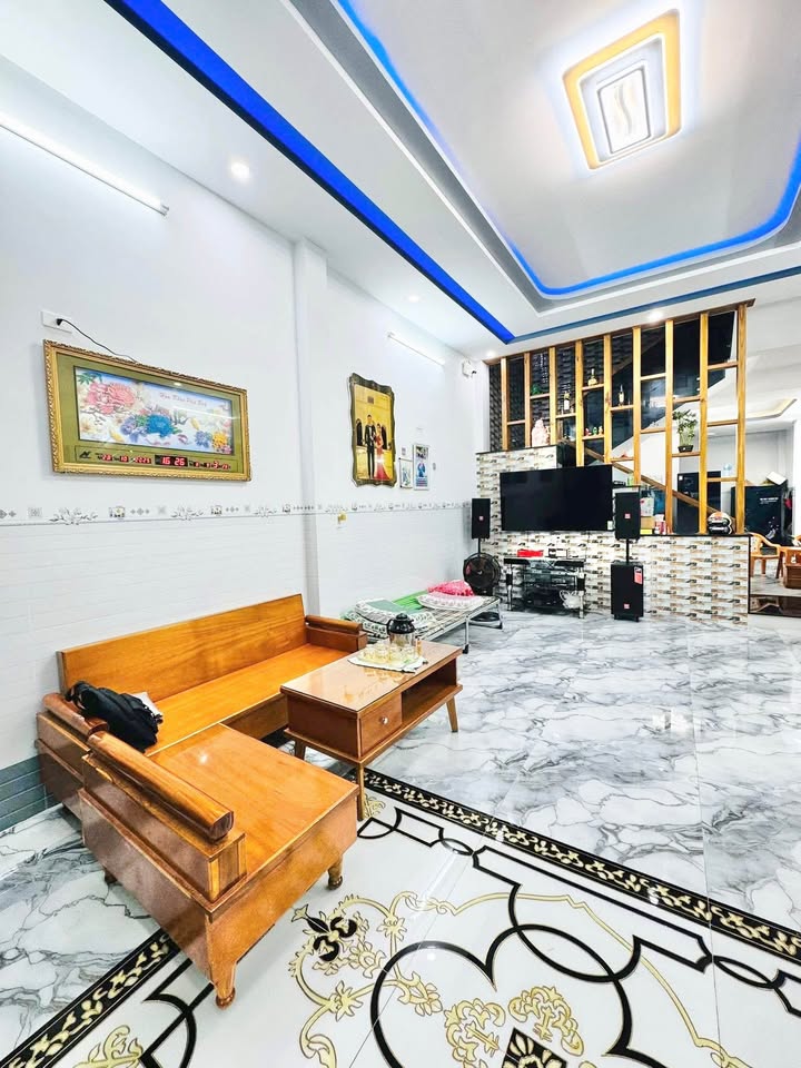 Nhà mặt tiền Thị Nại Quy Nhơn 74m² giá 5 tỷ - Sổ đỏ chính chủ, sang tên nhanh chóng!