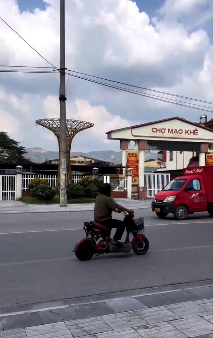 Bán gấp nhà mặt đường Quốc lộ 18A, Mạo Khê, 72m² - Kinh doanh sầm uất!