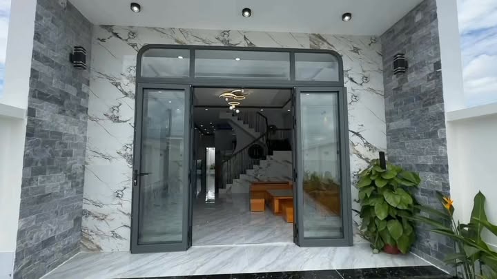Nhà bán Phường Long Thuận, Gò Công, Tiền Giang 150m² giá 2.55 tỷ - Nhà mới 100%, tặng toàn bộ nội thất!