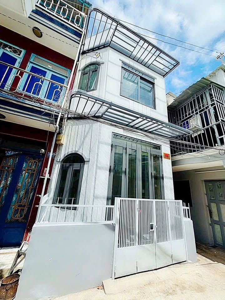 Nhà riêng hẻm 78 Tân Hoà Đông, quận 6, 27m² giá 3.75 tỷ - Phong thủy tốt, vào ở ngay!