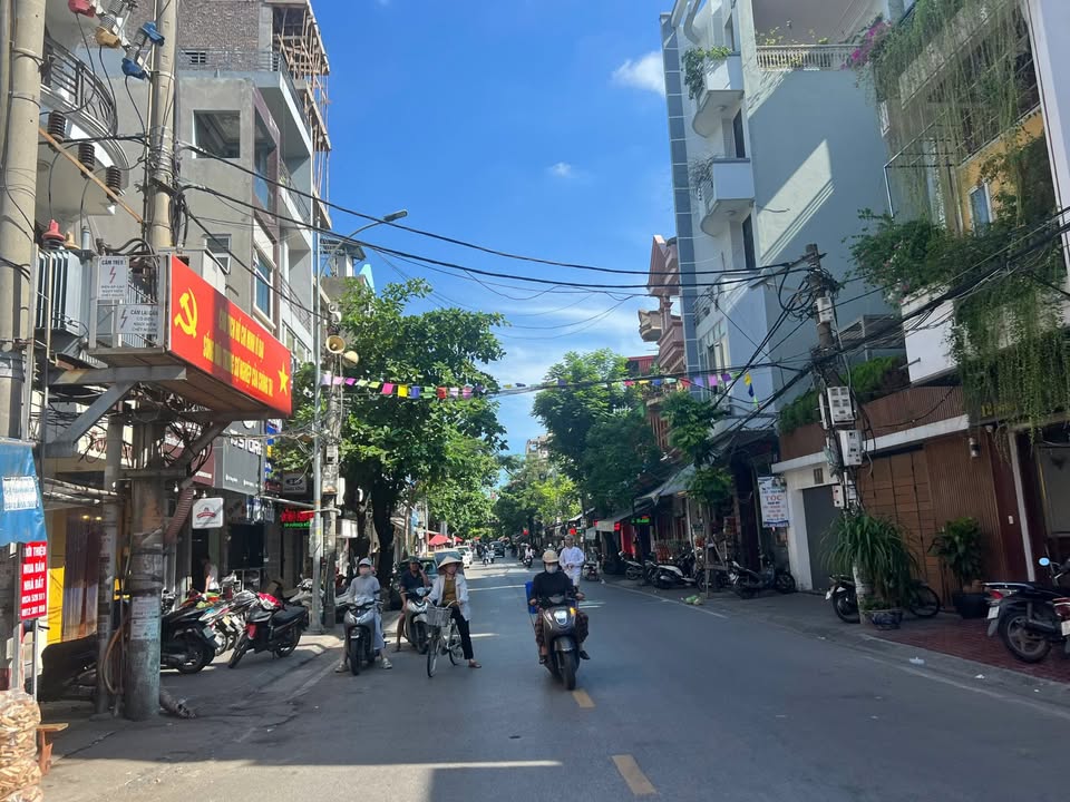 Cho thuê mặt phố biệt thự Hàng Kênh 168m² giá 40 triệu - Kiến trúc sang trọng, vị trí đắc địa!