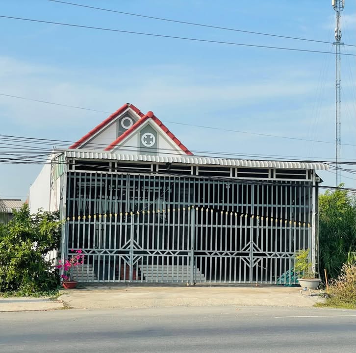 Bán Nhà Mặt Tiền Võ Văn Kiệt 170m² giá 3.7 tỷ - Đầu tư sinh lời ngay!