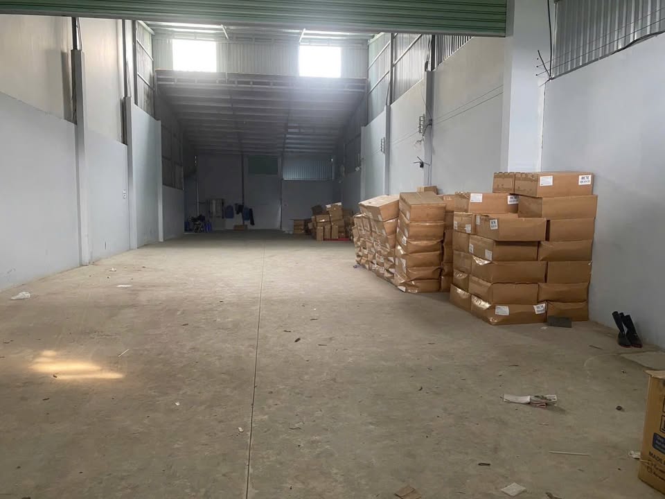 Kho cho thuê mặt tiền Thạnh Lộc quận 12 280m² giá 22 triệu - Dễ dàng kinh doanh!