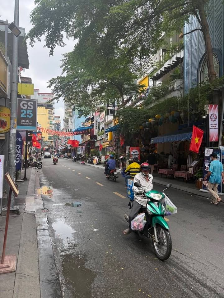 Nhà hiếm Bùi Viện quận 1, 30m² giá 13.1 tỷ - Đầu tư sinh lời ngay!