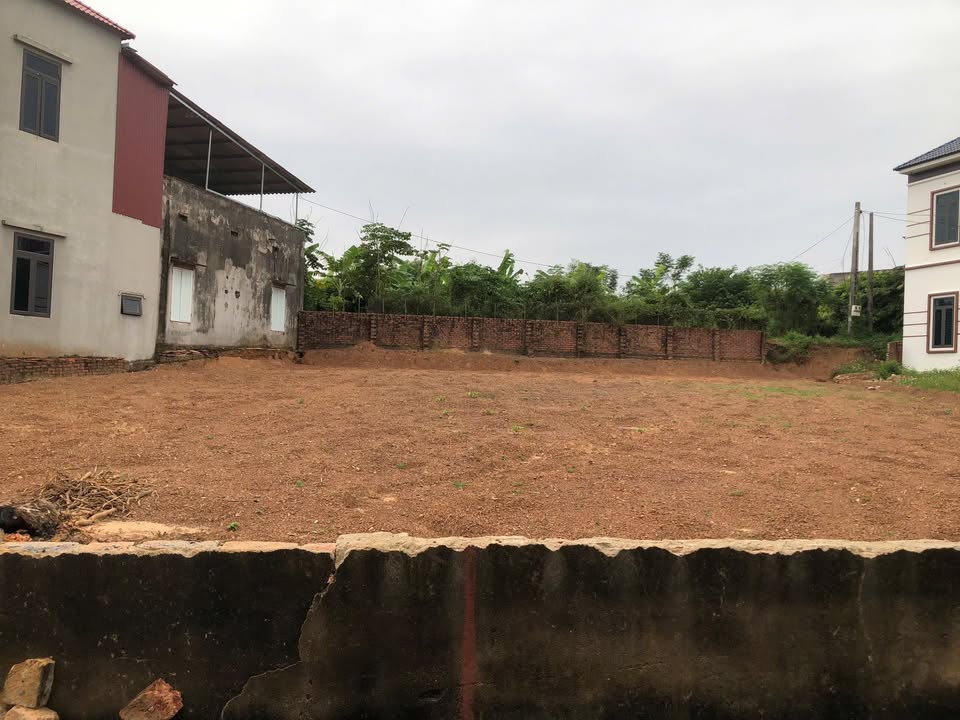 Đất thổ cư Lạng Giang 422m² giá 2.3 tỷ - Cần tiền bán gấp!