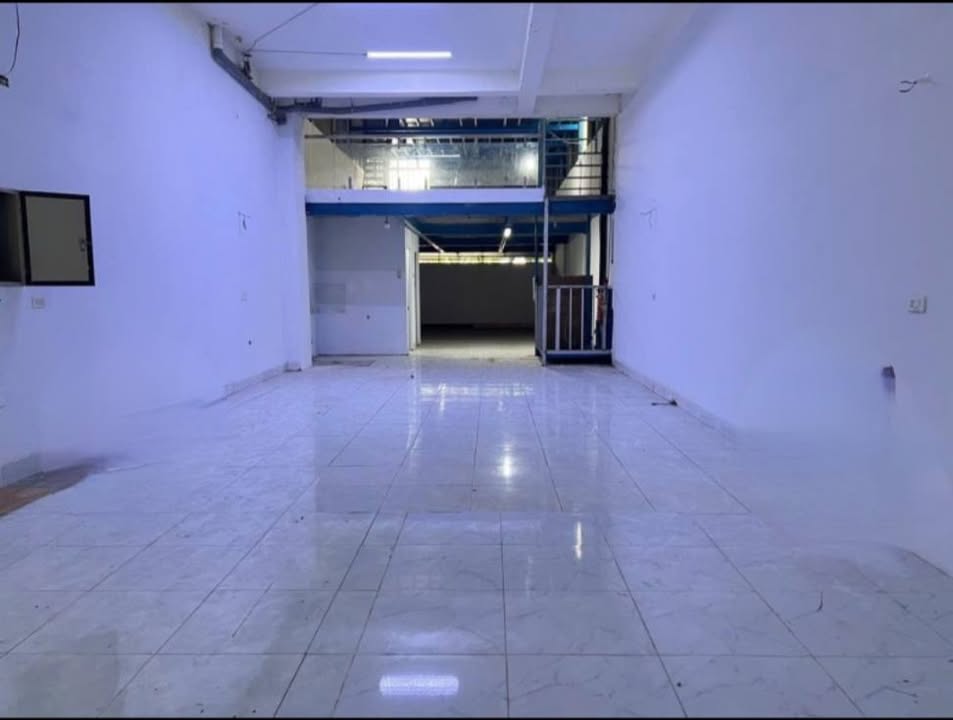 Nhà mặt tiền Lê Hồng Phong Dĩ An 200m² giá 15.5 tỷ - Kinh doanh đỉnh cao!