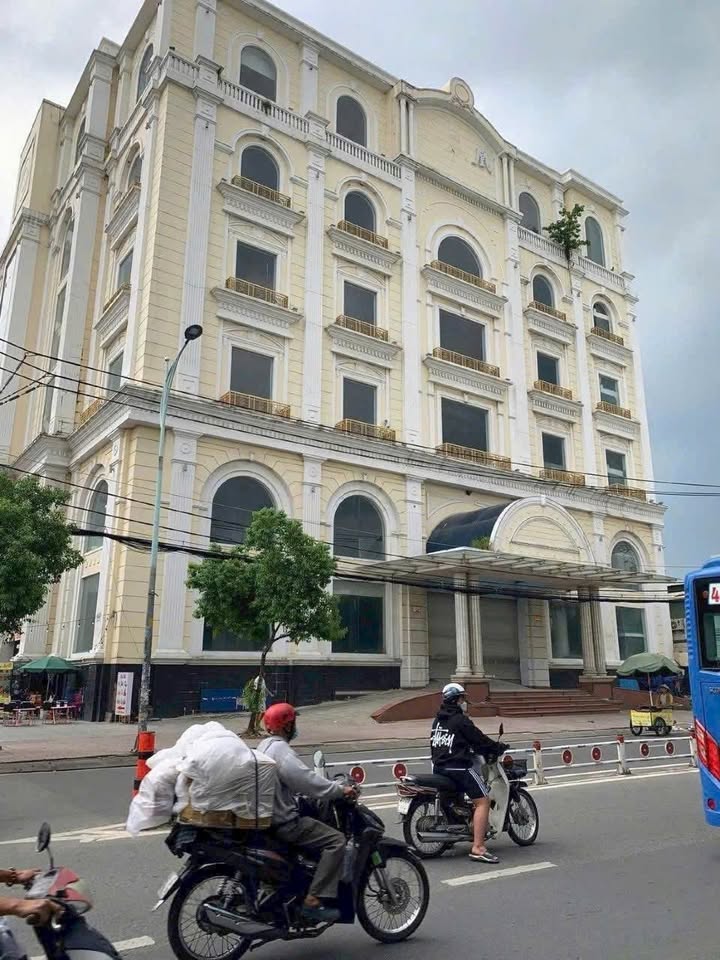 Warehouse 307-309 Lê Văn Quới 2057m² giá 280 tỷ - Cơ hội đầu tư hấp dẫn!