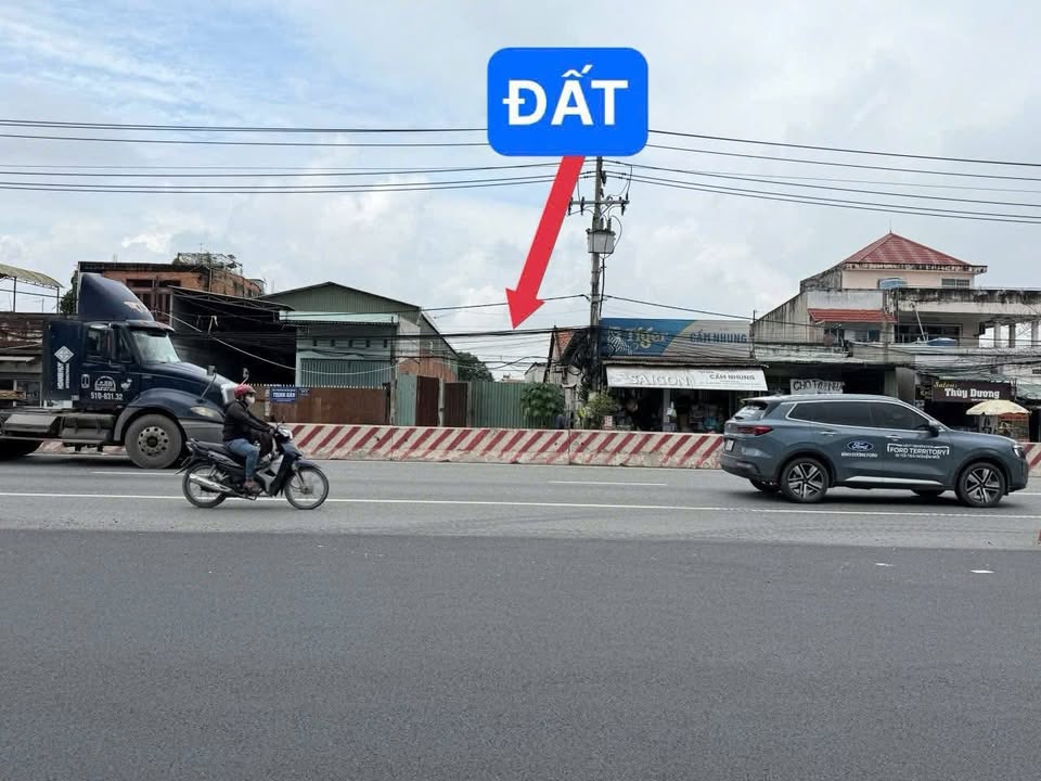 FrontHouse mặt tiền QL13 Thủ Đức 300m² giá 11.25 tỷ - Đầu tư sinh lời ngay!