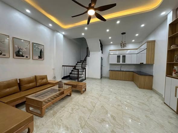 Nhà 3 tầng tại khu đô thị Tuệ Tĩnh, Hải Dương 42m² giá 2 tỷ - Thiết kế hiện đại, kinh doanh thuận lợi!