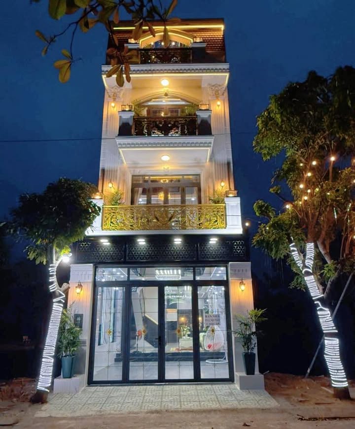 Nhà phố KDC Anh Tuấn Quận 7 90m² giá 11 tỷ - Thiết kế tân cổ điển sang trọng!