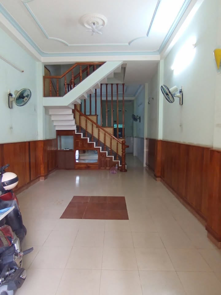 Nhà cho thuê mặt tiền đường Lý Thái Tổ - Nguyễn Văn Cừ 3PN giá 9.5 triệu - Phù hợp kinh doanh