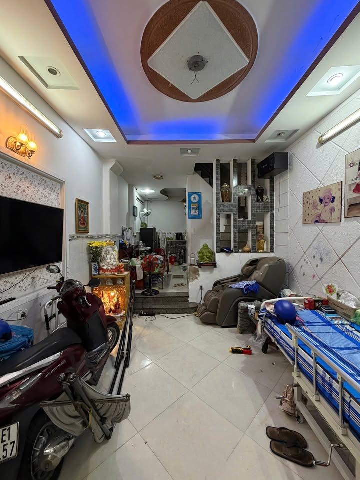 Nhà 4 tầng Phú Nhuận 92m² giá 7.48 tỷ - Hẻm xe hơi đậu cửa