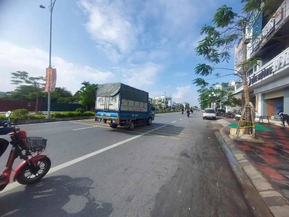 Nhà mặt đường Hồ Sen, quận Lê Chân, Hải Phòng 60m² giá 4.5 tỷ - Kinh doanh đỉnh cao!