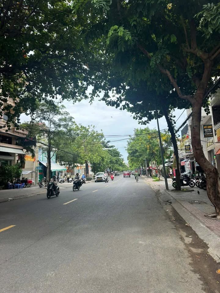 Nhà bán mặt tiền Đại An, phường Tam Thắng, 100m² giá 10.2 tỷ - Sổ đỏ chính chủ, ô tô tránh nhau!