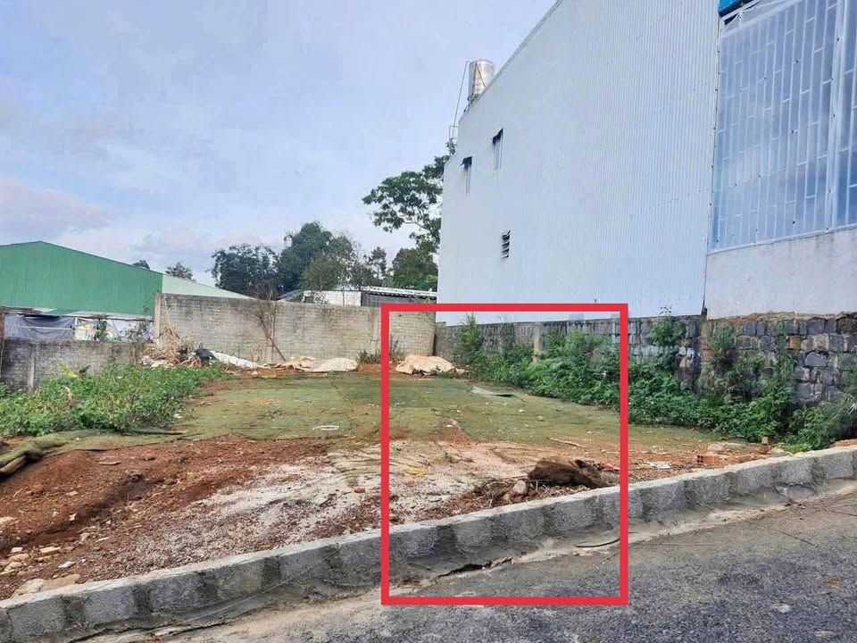 Lô đất trung tâm Bảo Lộc 105m² giá 1.35 tỷ - Vị trí đắc địa, xây dựng tự do!