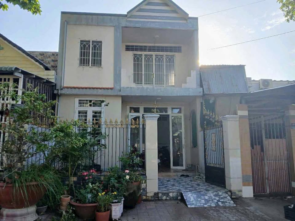 Nhà 1 trệt 1 lầu tại Trường An, Vĩnh Long 125m² giá chỉ 2 tỷ - Sổ đỏ chính chủ!