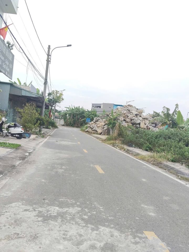 Đất phân lô Phù Vân 99m² giá 2 tỷ - Sổ đỏ chính chủ, đầu tư sinh lời!