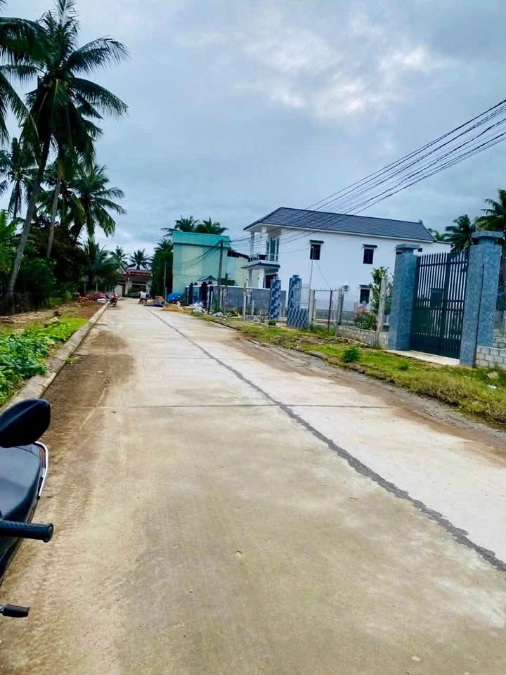 Đất thổ cư Hoài Châu 192m² giá 600 triệu - Hướng đông mát mẻ!