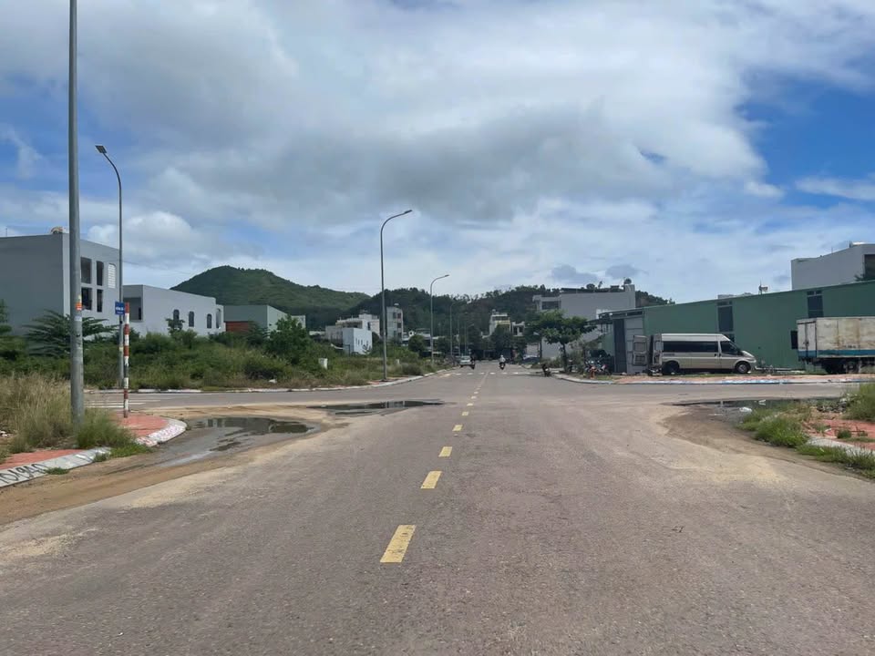 Bán đất mặt tiền phân viện Sốt Rét Nhơn Phú 112.45m² giá 2.6 tỷ - Cơ hội đầu tư hấp dẫn!