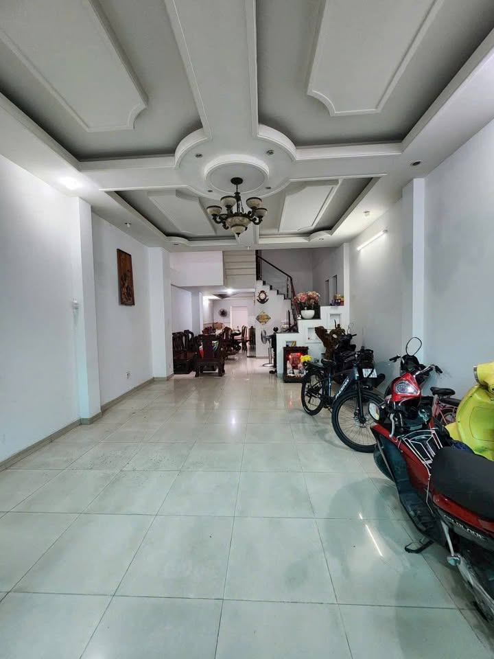 Nhà mặt tiền đường số 1 Khu Thanh Niên Xung Phong, 105m² giá 14.5 tỷ - Thiết kế hiện đại, gần trường học!