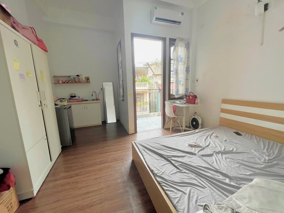 Nhà nhỏ cho thuê tại Hào Nam, Đống Đa, 25m² - Giá cả thương lượng!