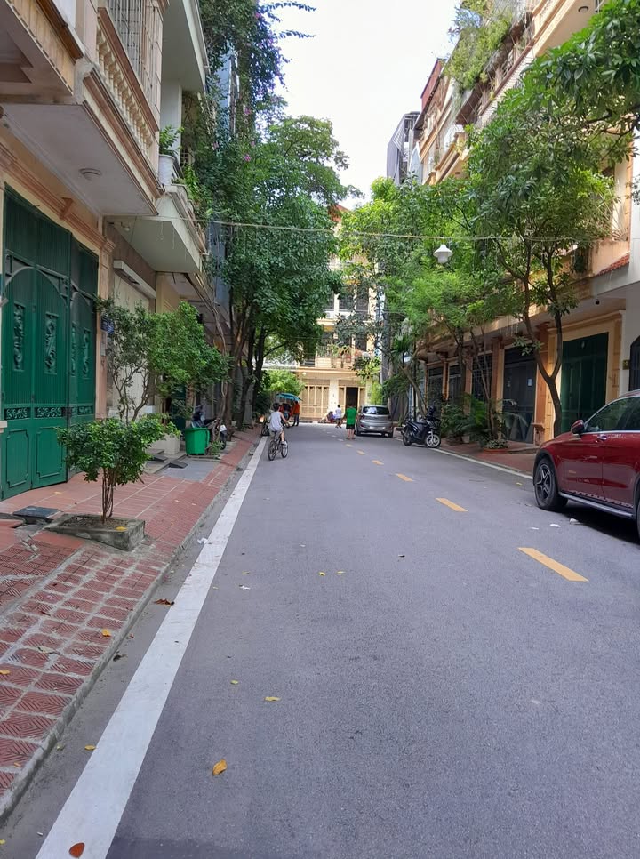 Nhà nguyên căn 5 tầng phố Nguyễn Cảnh Dị, 75m² giá 27 triệu - Phù hợp làm văn phòng, kho