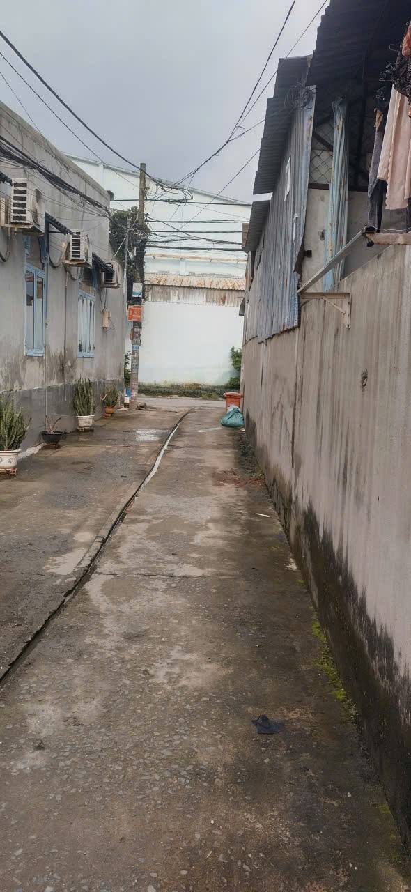 Phòng trọ gác lửng 17m² Thới Tam Thôn, Hóc Môn chỉ 1.4 triệu - Sẵn sàng cho thuê ngay!