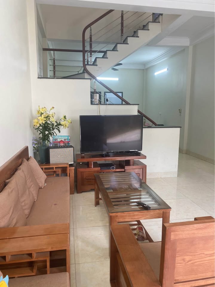 Nhà phố 60m² ngõ 9 Cao Thắng, Hạ Long - Ô tô tải vào tận nơi, giá chỉ 2.15 tỷ!