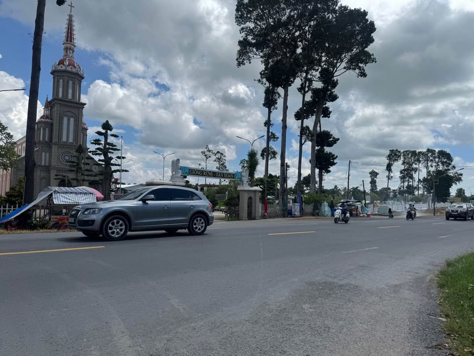 Đất 2 mặt tiền bờ kênh Phước Hảo 50000m² giá 950 triệu - Đầu tư sinh lời ngay!