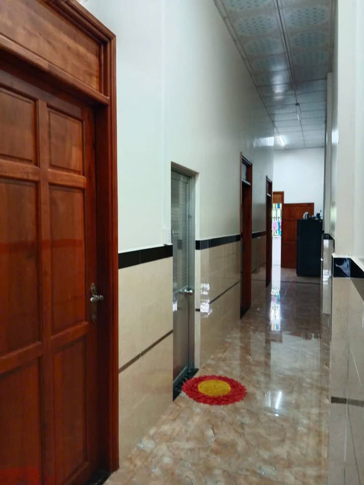 Nhà mặt tiền lộ 2 chiều tại Phú Quới, Long Hồ 120m² giá 2.7 tỷ - Sẵn sàng vào ở!