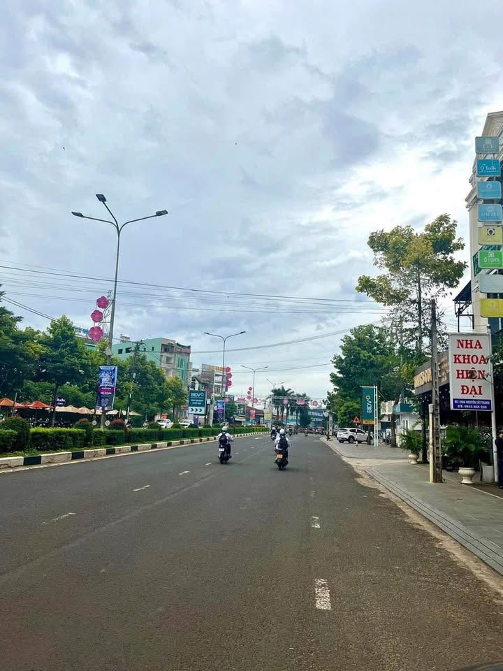 Đất mặt tiền Nguyễn Tất Thành, 100m² giá 8.5 tỷ - Tiềm năng sinh lời cao!