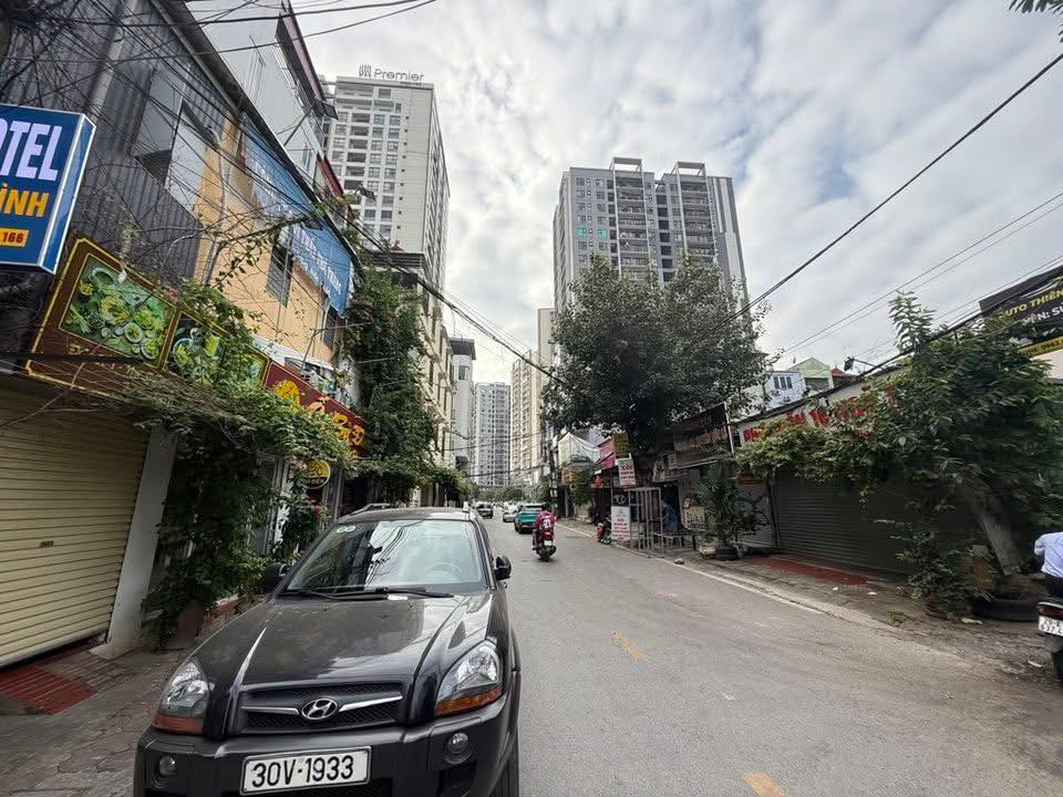 Nhà phố Nguyễn Văn Cừ 70m² giá thỏa thuận - Thiết kế hiện đại, full nội thất!