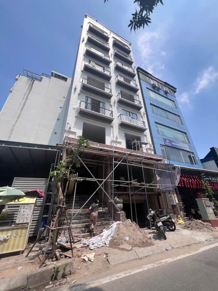 Khách sạn mặt phố Dịch Vọng Hậu, Cầu Giấy 140m² giá thỏa thuận - Cơ hội đầu tư tuyệt vời!