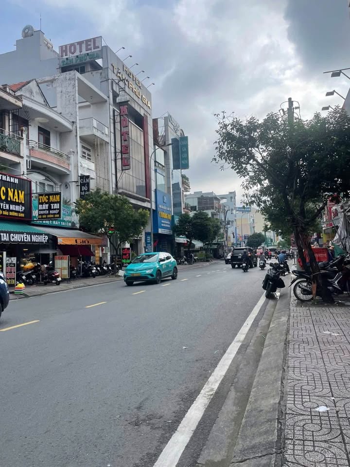 Nhà mặt tiền Gò Dầu, Tân Phú 124m² giá 29.8 tỷ - Kinh doanh đỉnh cao!